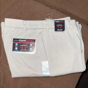 Roundtree & Yorke TravelSMART Chinos - Cream